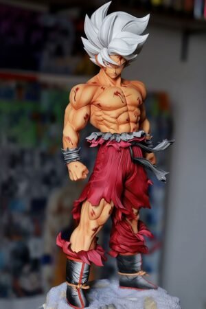 Limited edition Dragon Ball GOKU figure from JT Weekly Color悟空， 33 cm tall, collectible model toy, statue, gift.